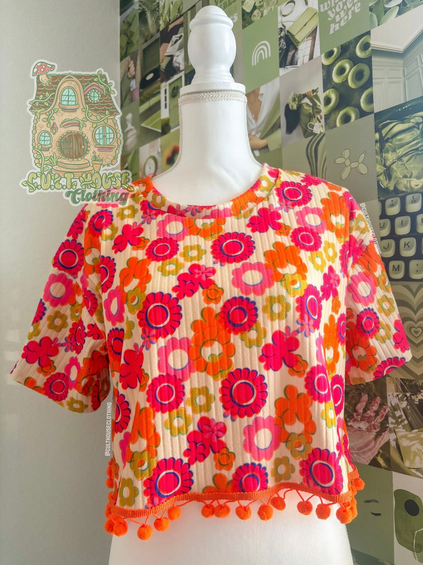 Retro Reina Crop Boxy Tee (Adult XL)